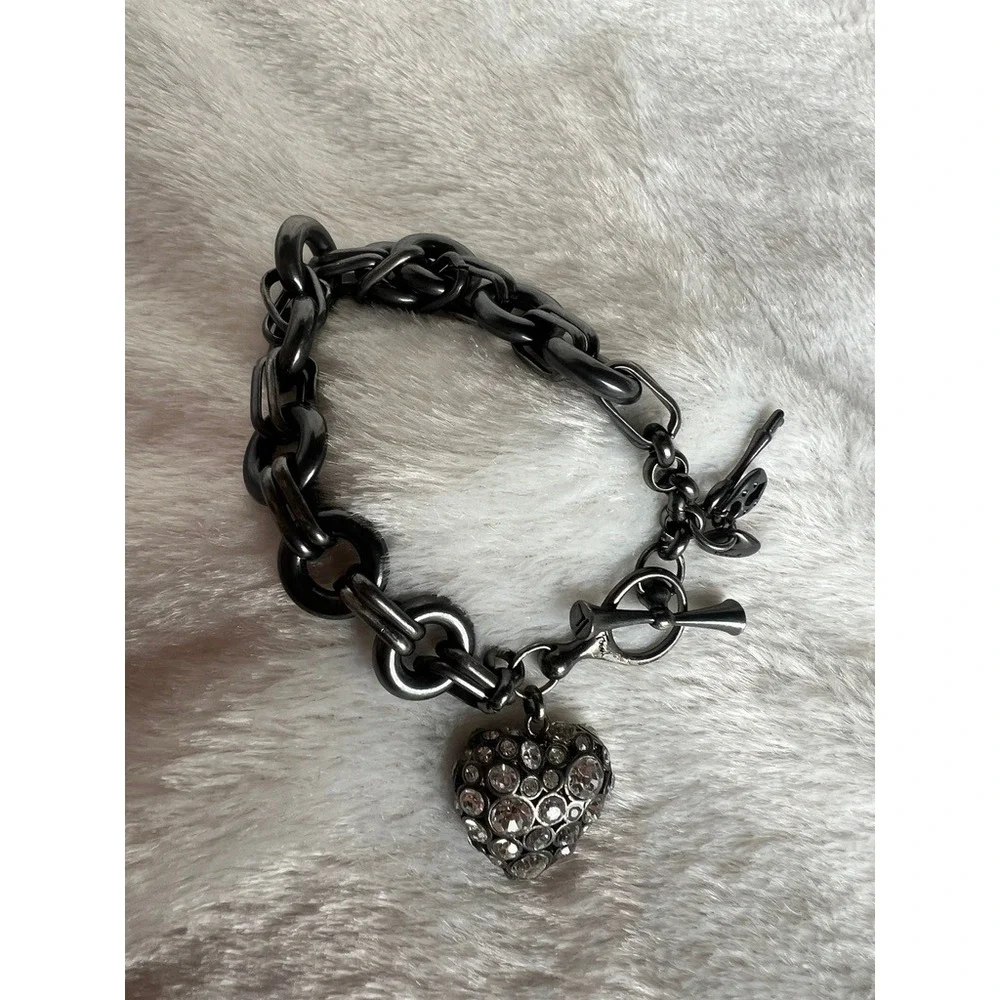 Fossil Charm‎ Bracelet Puffy Rhinestone Heart Black Gunmetal Chain Toggle 7.5